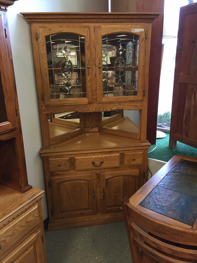 Corner Hutch Deluxe